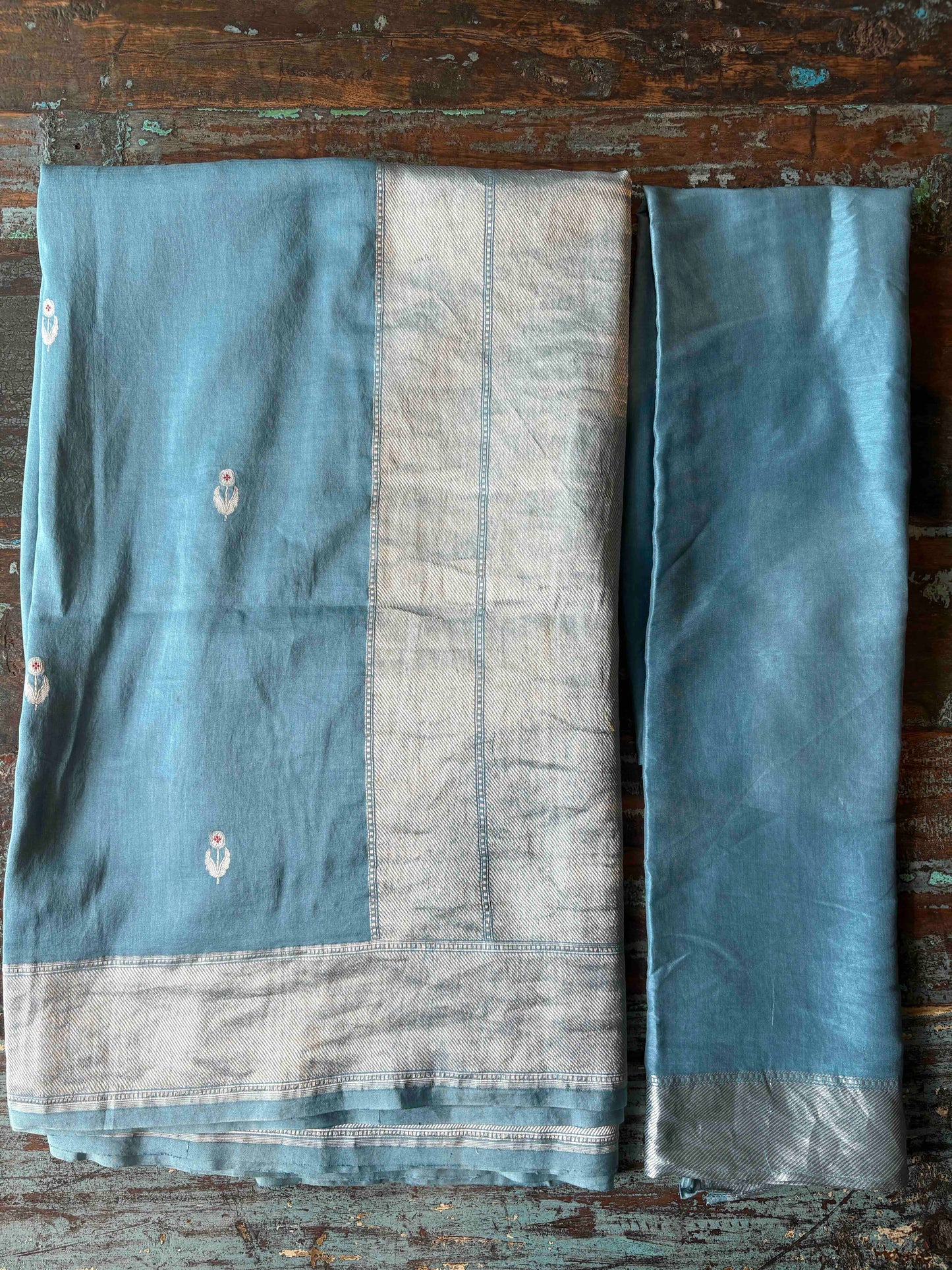 FLOWER BOOTI SILK VOILE SAREE – PORCELAIN & SILVER