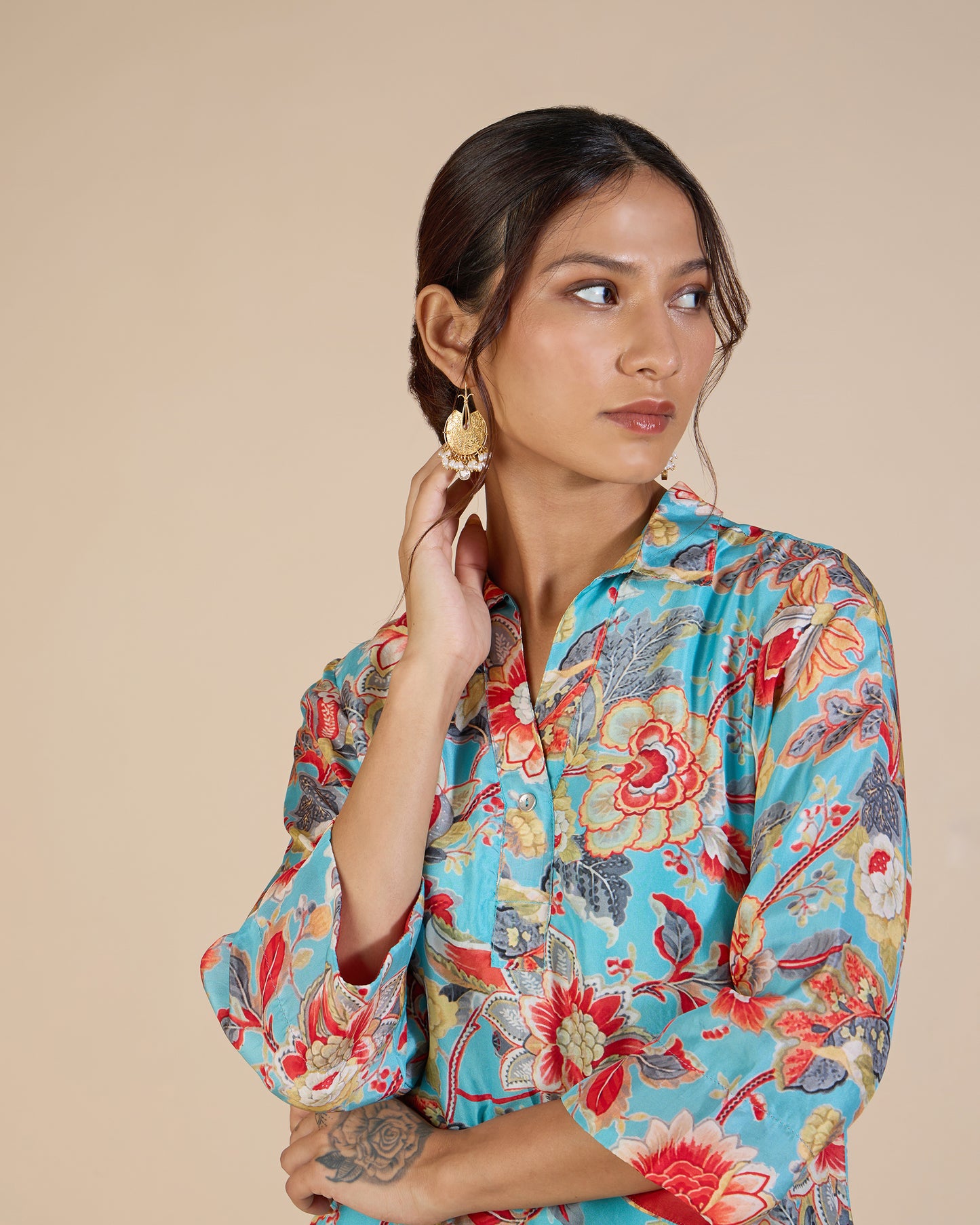 Turquoise & Red Carnation Co-Ord Set – Silk Route Collection