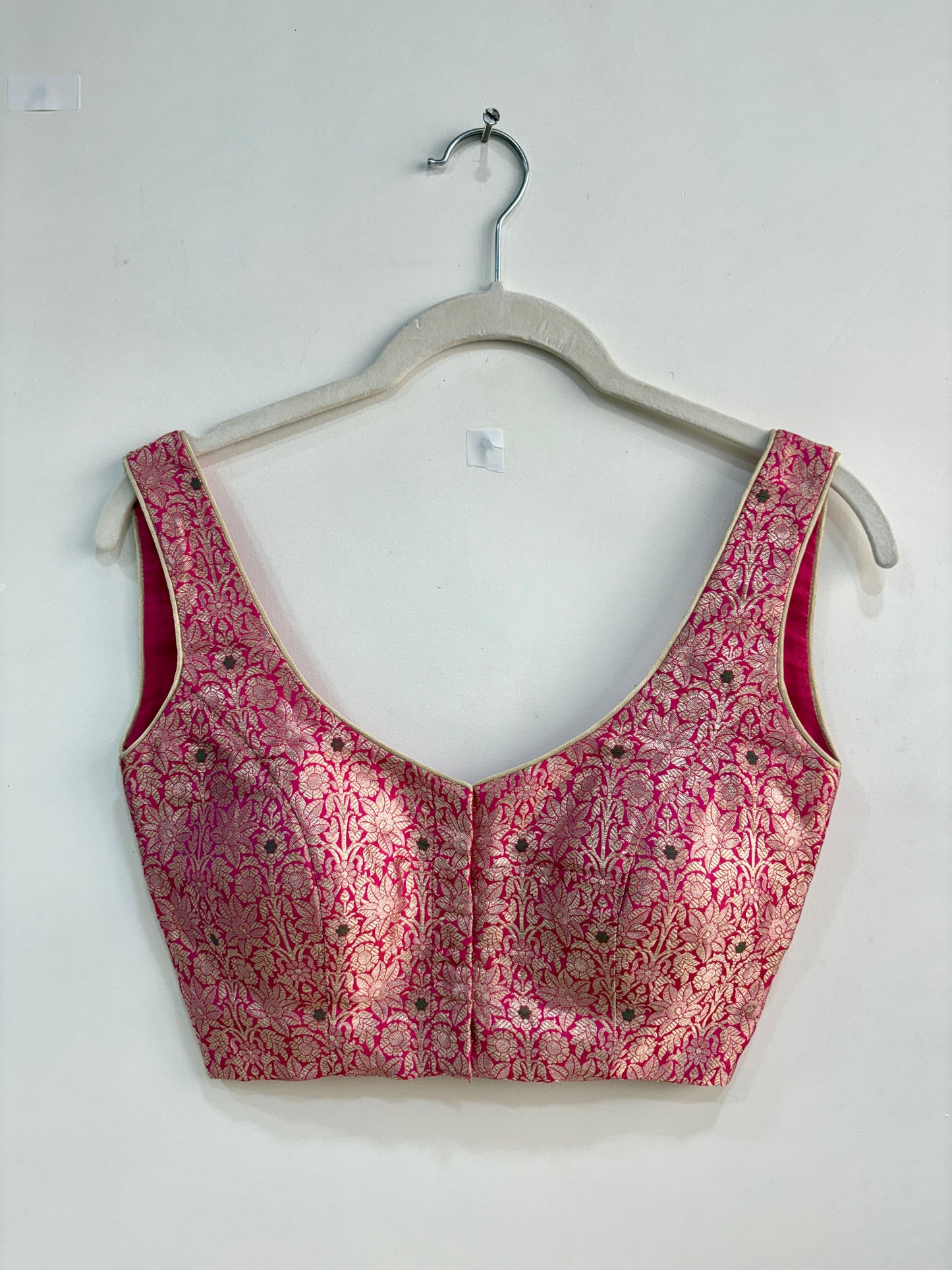 FUSCHIA BROCADE SLEEVELESS BLOUSE WITH PADS