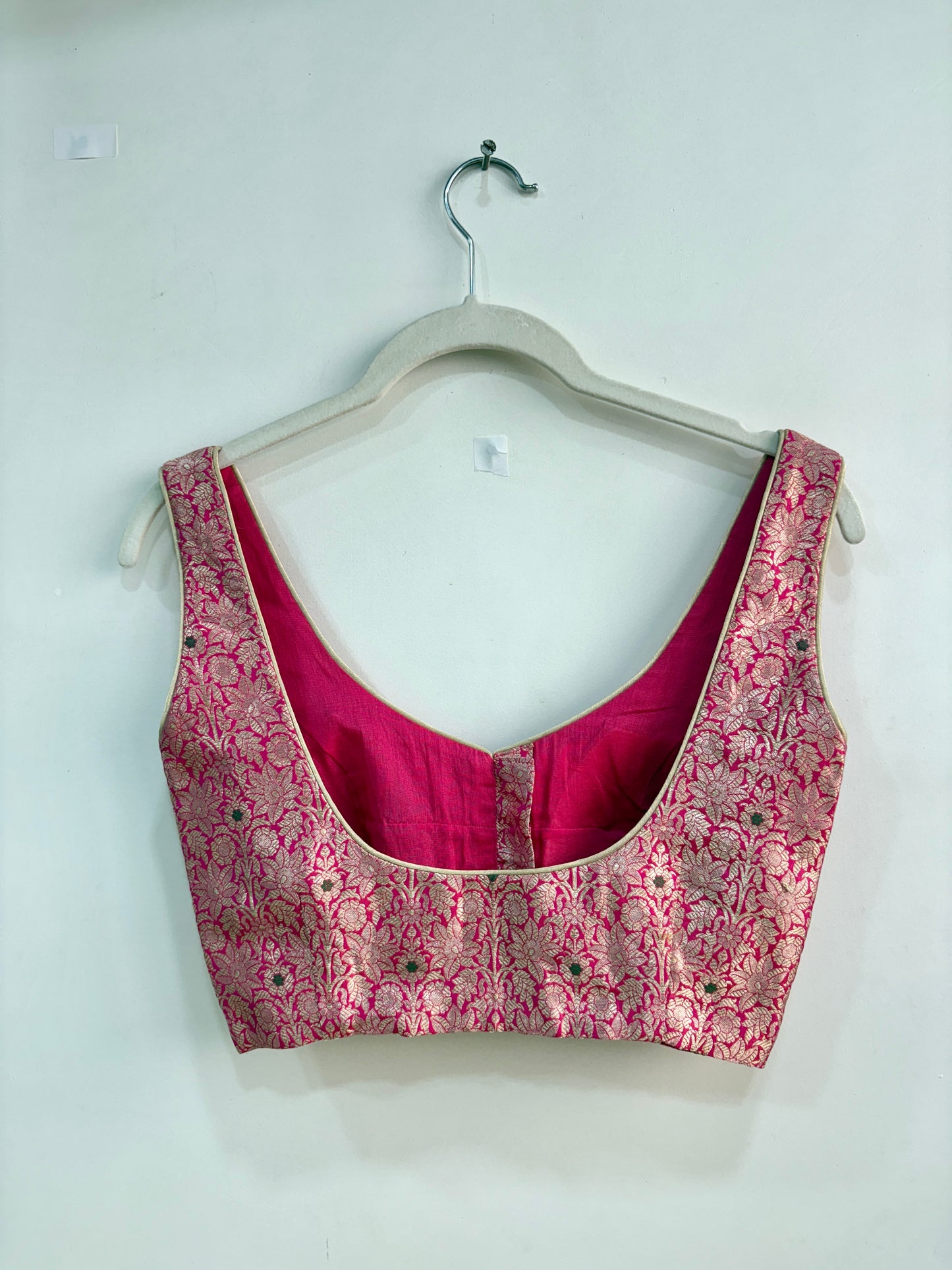FUSCHIA BROCADE SLEEVELESS BLOUSE WITH PADS