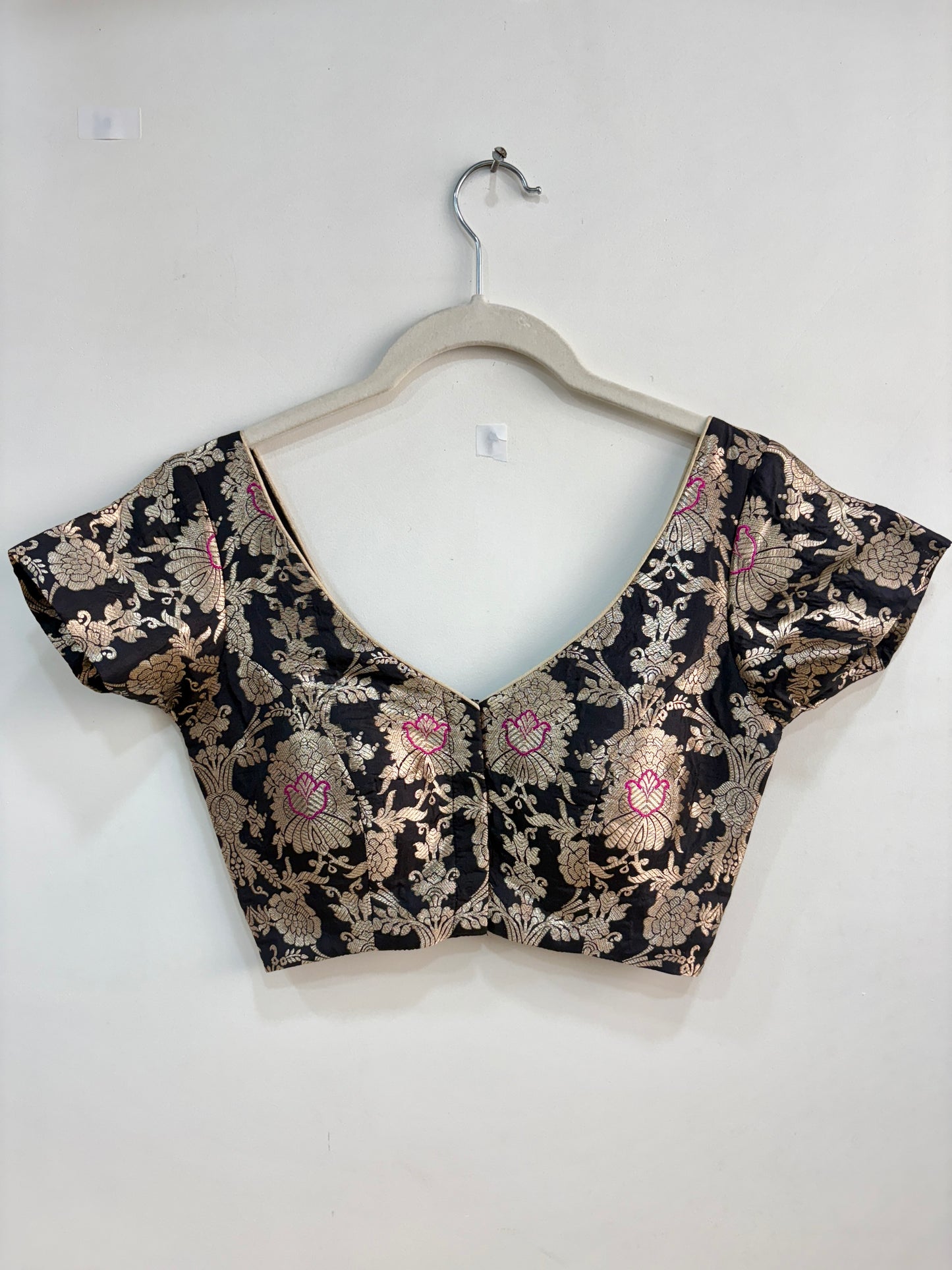 BLACK & GOLD BROCADE BLOUSE WITH SLEEVES