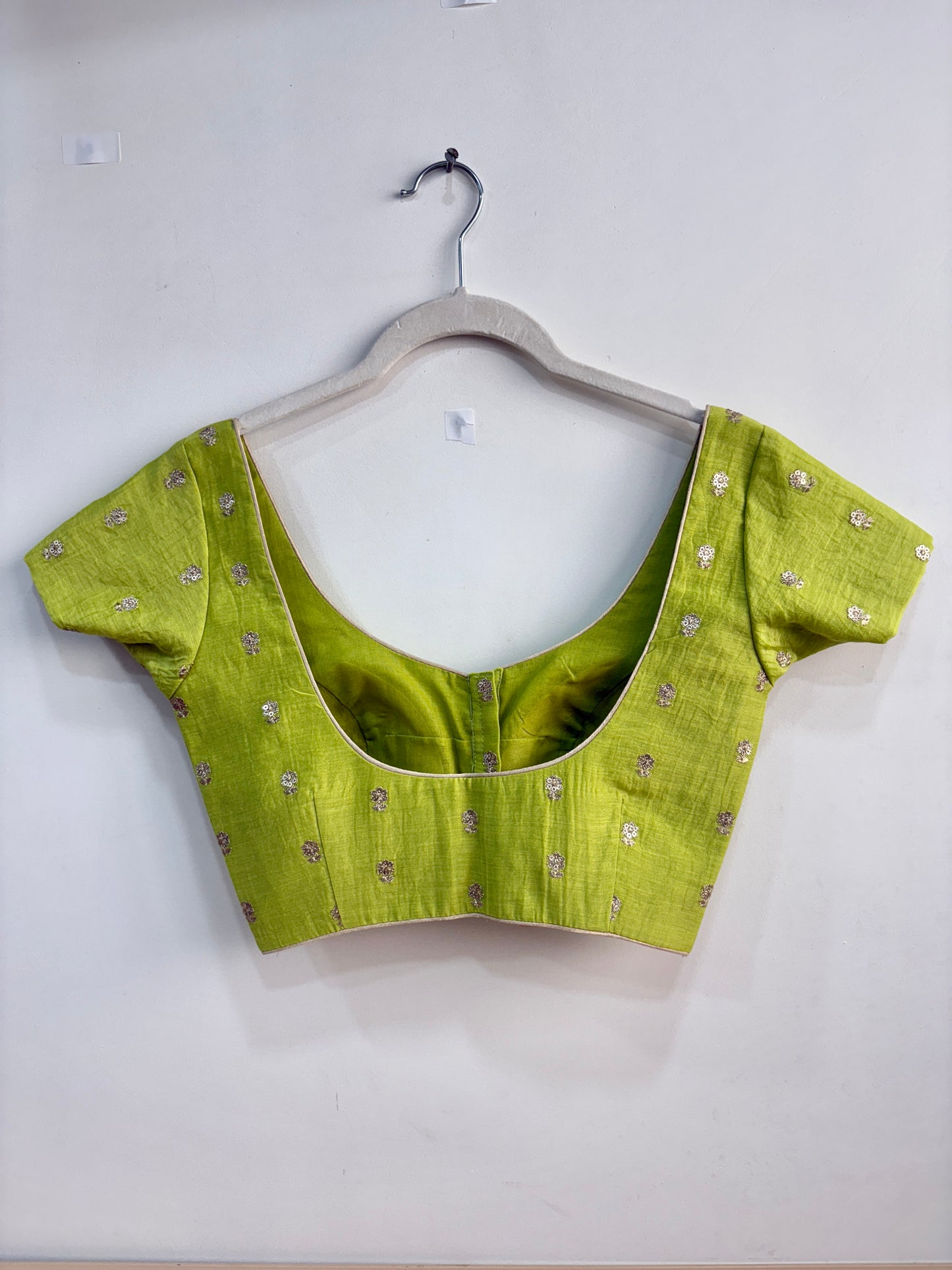 GREEN APPLE BLOUSE WITH SLEEVES