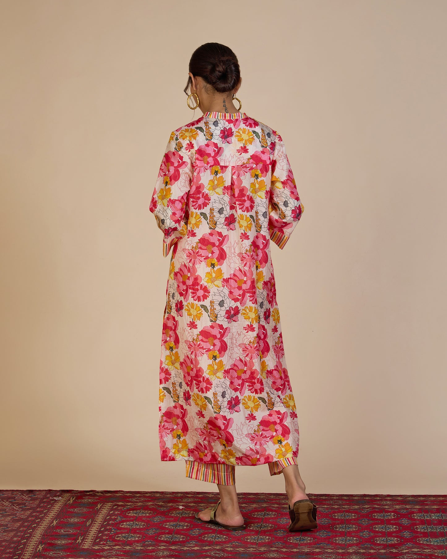 Red & Ecru Carnation Co-Ord Set – Silk Route Collection