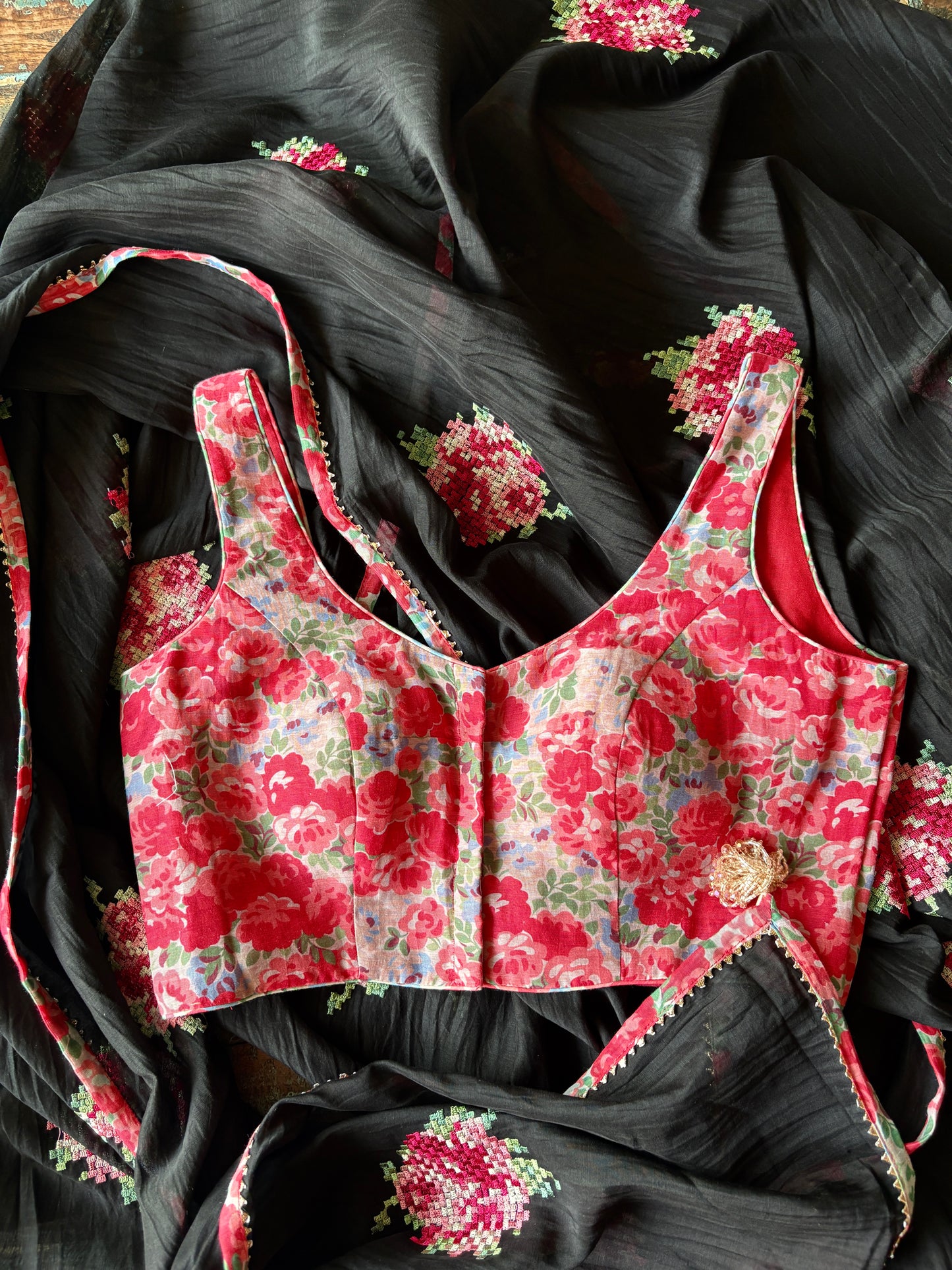 PIXEL ROSE — Black Chanderi Silk Saree